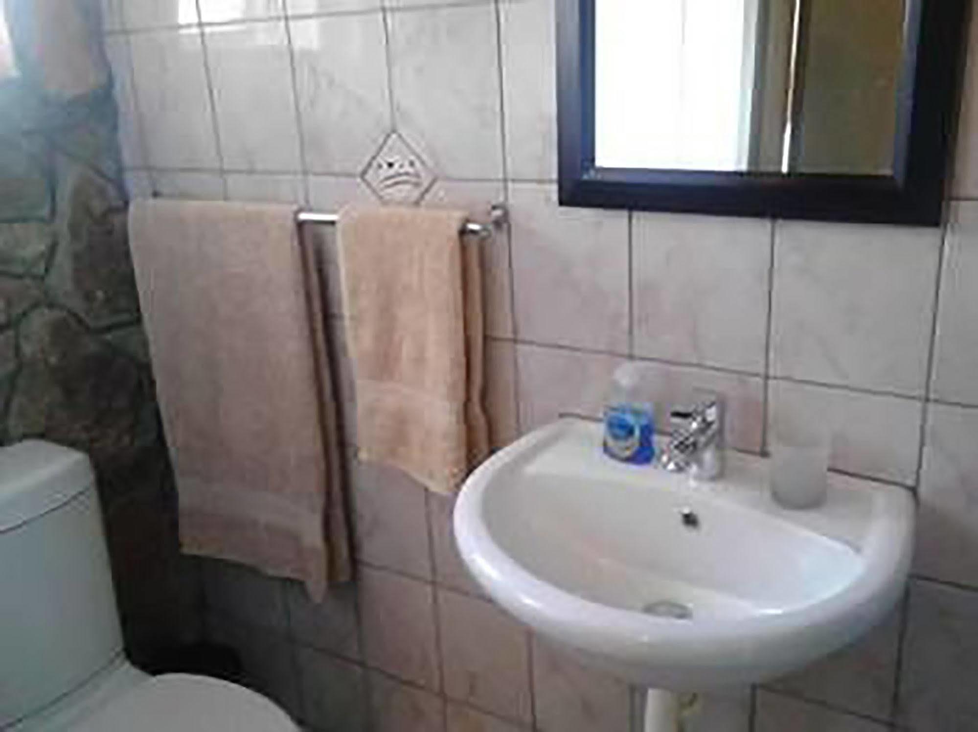 A New Earth Guest Lodge Francistown Exteriér fotografie